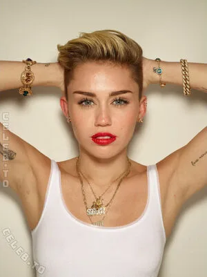 Miley Cyrus OnlyFans Leaked Free Thumbnail Picture - #iSFo2ckzqC