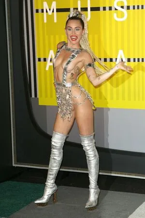 Miley Cyrus OnlyFans Leaked Free Thumbnail Picture - #iey0Q2aR5J