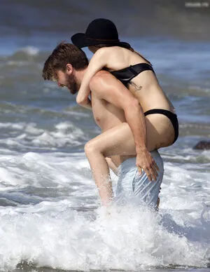 Miley Cyrus OnlyFans Leaked Free Thumbnail Picture - #ifac1b0Iyy