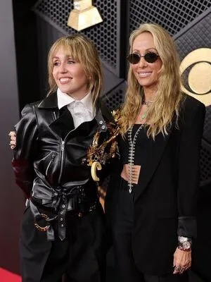 Miley Cyrus OnlyFans Leaked Free Thumbnail Picture - #kHFC8pD7W9