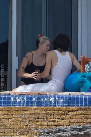 Miley Cyrus OnlyFans Leaked Free Thumbnail Picture - #kKFmqaJyoO