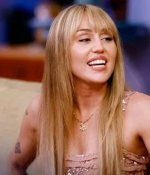 Miley Cyrus OnlyFans Leaked Free Thumbnail Picture - #kY5LtYlpUA