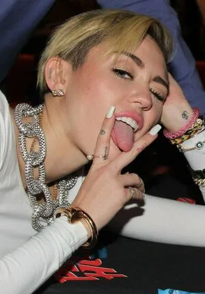 Miley Cyrus OnlyFans Leaked Free Thumbnail Picture - #lQMDTzgogF