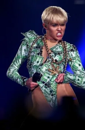 Miley Cyrus OnlyFans Leaked Free Thumbnail Picture - #lRYZfMvsb2