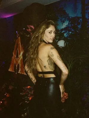 Miley Cyrus OnlyFans Leaked Free Thumbnail Picture - #mStuGONbH0