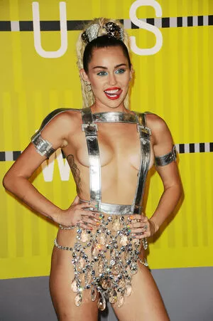 Miley Cyrus OnlyFans Leaked Free Thumbnail Picture - #mf9n9w9Ypc