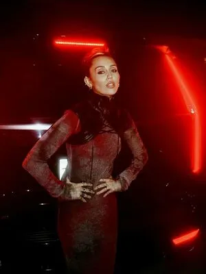 Miley Cyrus OnlyFans Leaked Free Thumbnail Picture - #mvGi2bugJ0