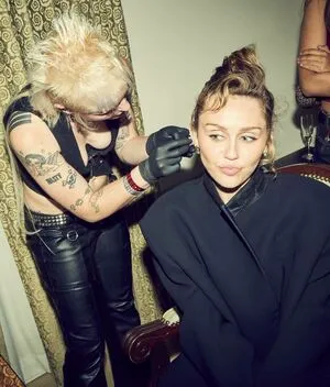 Miley Cyrus OnlyFans Leaked Free Thumbnail Picture - #nN0s9pDs9S