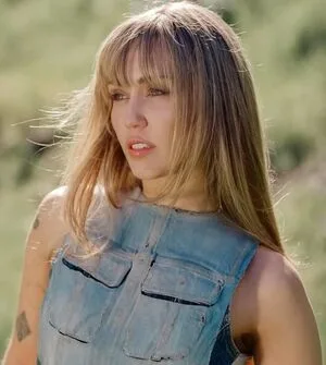 Miley Cyrus OnlyFans Leaked Free Thumbnail Picture - #ncNJFh4mYn