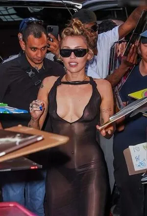 Miley Cyrus OnlyFans Leaked Free Thumbnail Picture - #nfKm6l9HVc