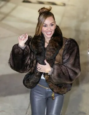 Miley Cyrus OnlyFans Leaked Free Thumbnail Picture - #o8Kx3Piknz