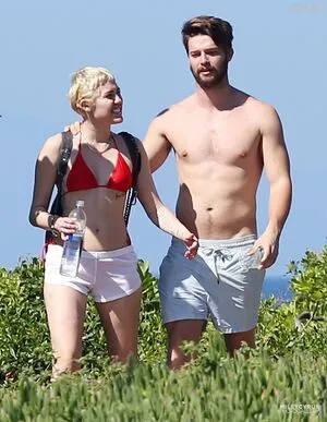Miley Cyrus OnlyFans Leaked Free Thumbnail Picture - #oS0bYWUPMJ