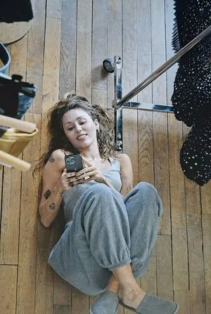 Miley Cyrus OnlyFans Leaked Free Thumbnail Picture - #oZ9UWc4ElH