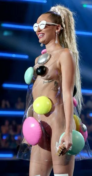 Miley Cyrus OnlyFans Leaked Free Thumbnail Picture - #oiwPshpAJ8