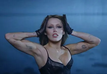 Miley Cyrus OnlyFans Leaked Free Thumbnail Picture - #onFzBK0w2A