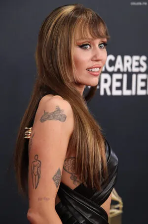 Miley Cyrus OnlyFans Leaked Free Thumbnail Picture - #ornFPK5nGV