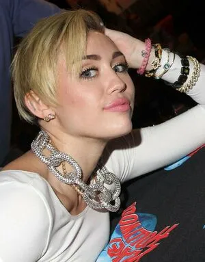 Miley Cyrus OnlyFans Leaked Free Thumbnail Picture - #p3PeL82vvZ