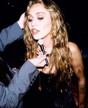 Miley Cyrus OnlyFans Leaked Free Thumbnail Picture - #p3pt7Kayfw