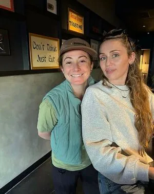 Miley Cyrus OnlyFans Leaked Free Thumbnail Picture - #pCiXy6ABGS