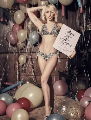 Miley Cyrus OnlyFans Leaked Free Thumbnail Picture - #pFvEitpB29