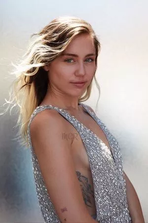 Miley Cyrus OnlyFans Leaked Free Thumbnail Picture - #psfTlntvmN