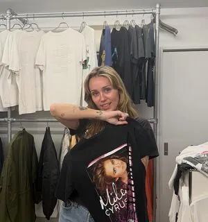 Miley Cyrus OnlyFans Leaked Free Thumbnail Picture - #pzsWBYCavJ