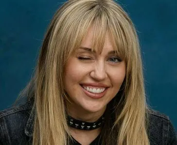 Miley Cyrus OnlyFans Leaked Free Thumbnail Picture - #q2DvI5dAmI
