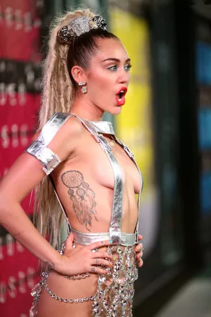 Miley Cyrus OnlyFans Leaked Free Thumbnail Picture - #qSq3CuoXbW