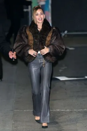 Miley Cyrus OnlyFans Leaked Free Thumbnail Picture - #qVk5irUJyw