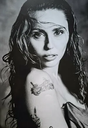 Miley Cyrus OnlyFans Leaked Free Thumbnail Picture - #qkBjaaF3ry