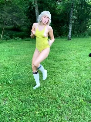 Miley Cyrus OnlyFans Leaked Free Thumbnail Picture - #rOxlyS50SW