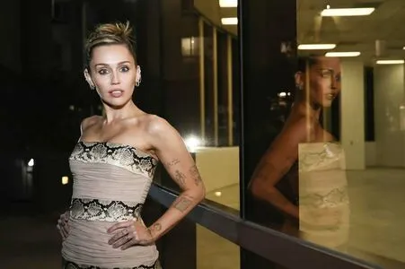 Miley Cyrus OnlyFans Leaked Free Thumbnail Picture - #rWOtqQ1VI1