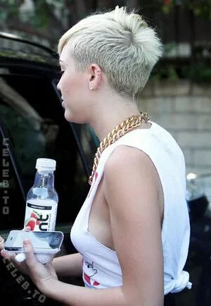 Miley Cyrus OnlyFans Leaked Free Thumbnail Picture - #s3YDRtNmKG