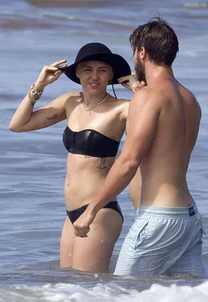 Miley Cyrus OnlyFans Leaked Free Thumbnail Picture - #sVGtrDYs7i