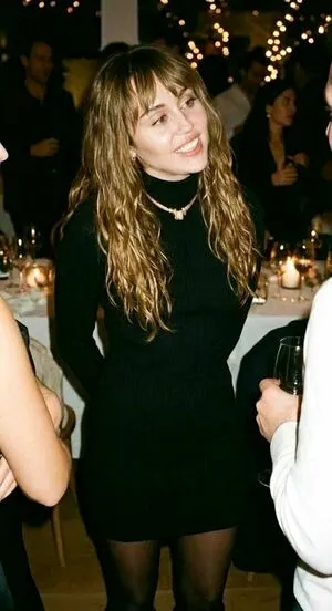 Miley Cyrus OnlyFans Leaked Free Thumbnail Picture - #sbUFcNobuY