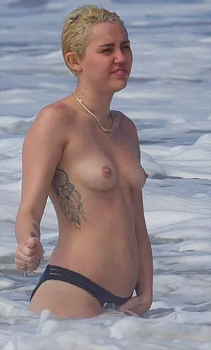 Miley Cyrus OnlyFans Leaked Free Thumbnail Picture - #tIIk8z20C8