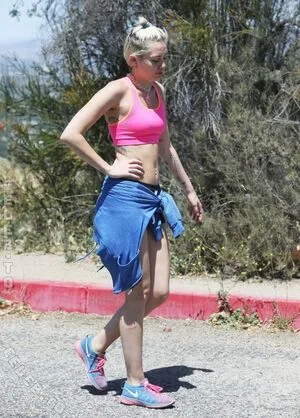Miley Cyrus OnlyFans Leaked Free Thumbnail Picture - #tyHa6vBSWq