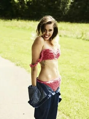 Miley Cyrus OnlyFans Leaked Free Thumbnail Picture - #uMkDjGF1Fx