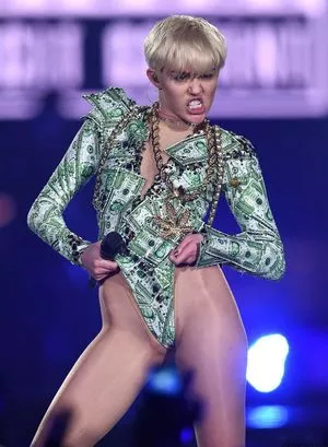 Miley Cyrus OnlyFans Leaked Free Thumbnail Picture - #uOdiJEdNRX