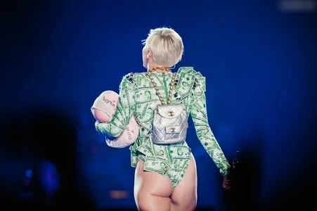 Miley Cyrus OnlyFans Leaked Free Thumbnail Picture - #uUQqXE9kbI