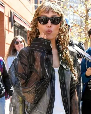 Miley Cyrus OnlyFans Leaked Free Thumbnail Picture - #ucN3FfrKiL