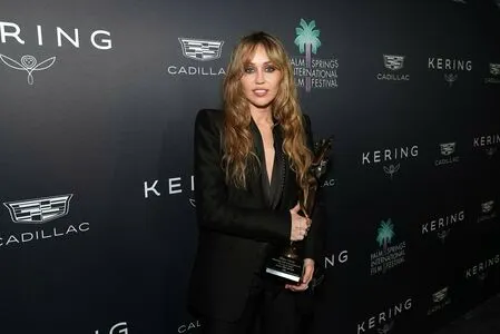 Miley Cyrus OnlyFans Leaked Free Thumbnail Picture - #ujh8t0OsRB