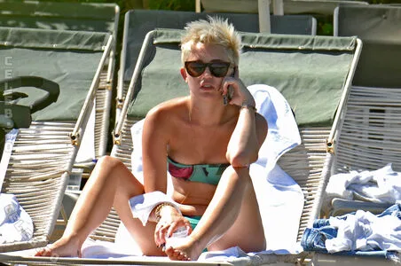 Miley Cyrus OnlyFans Leaked Free Thumbnail Picture - #v1ZVHXBbNh