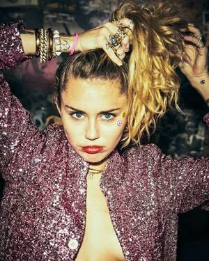 Miley Cyrus OnlyFans Leaked Free Thumbnail Picture - #vCVGlu72uK