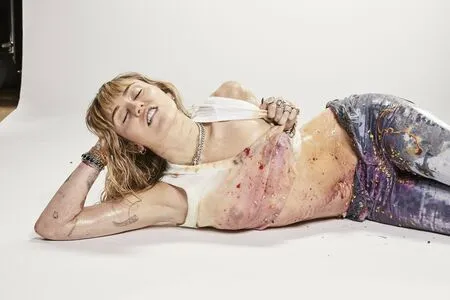 Miley Cyrus OnlyFans Leaked Free Thumbnail Picture - #vcYjWTVOGD