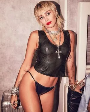 Miley Cyrus OnlyFans Leaked Free Thumbnail Picture - #wM4DBl0DW7