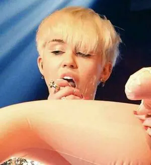 Miley Cyrus OnlyFans Leaked Free Thumbnail Picture - #wPFU1mXqSJ