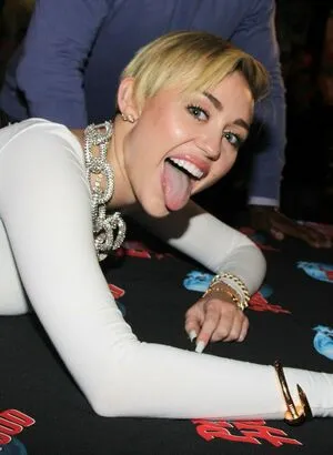 Miley Cyrus OnlyFans Leaked Free Thumbnail Picture - #wX8foXcG2b