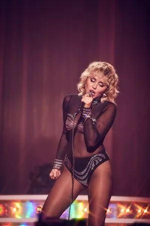 Miley Cyrus OnlyFans Leaked Free Thumbnail Picture - #wcMF18AgNv