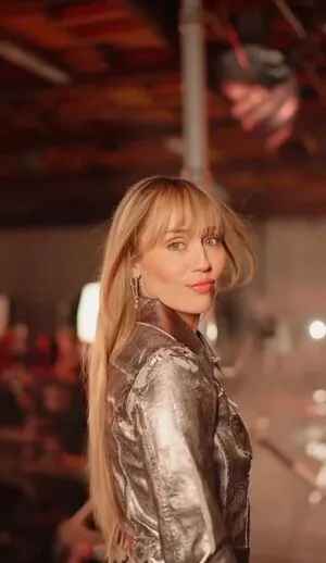 Miley Cyrus OnlyFans Leaked Free Thumbnail Picture - #xXPNpqV8ly
